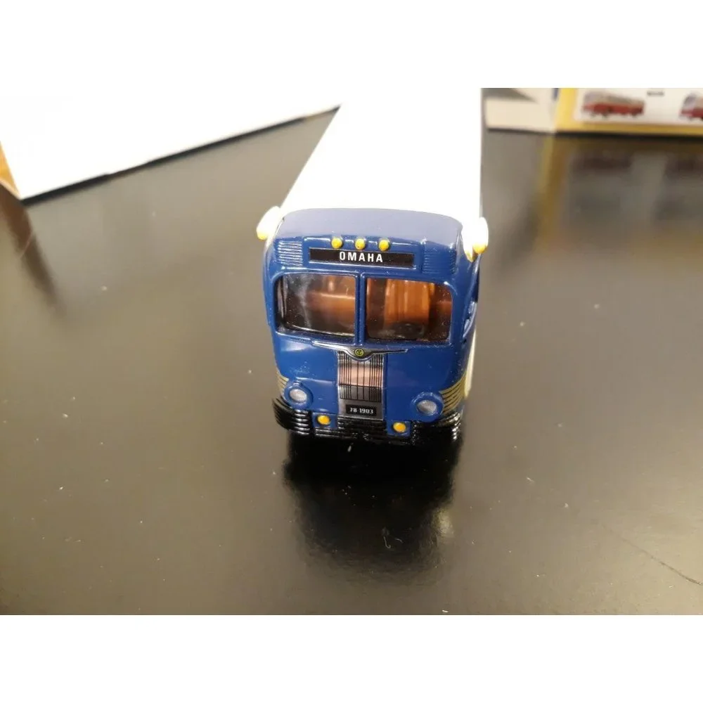 Corgi‎ Union Pacific Limited Edition Yellow Coach 743 Die-Cast
